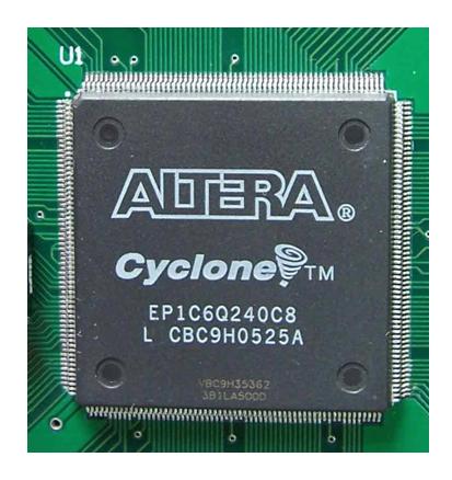 AlteraCyclone_FPGA_3.jpg
